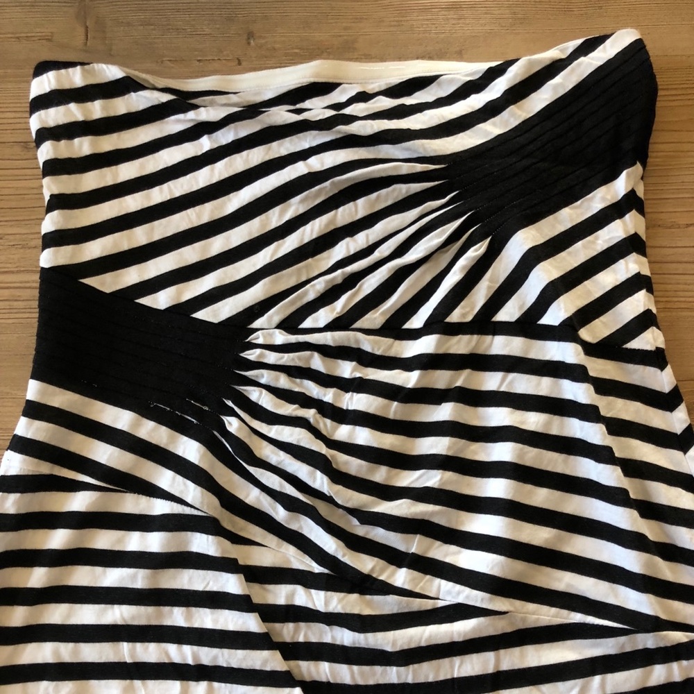 Torrid Black and white strapless top